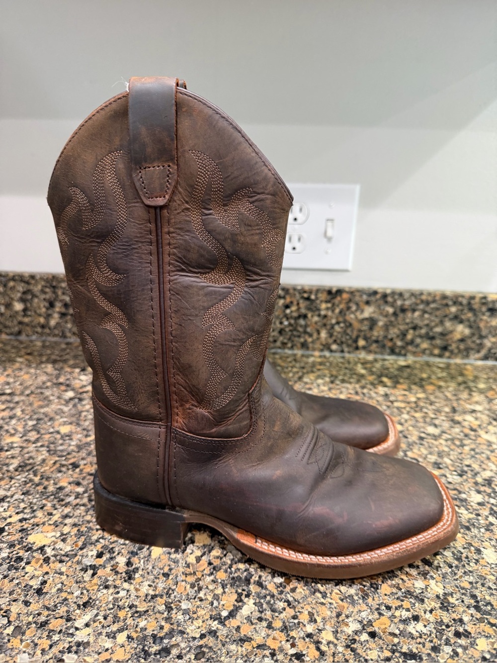 Kids Cody James size 3  Brown Leather Cowboy Boots